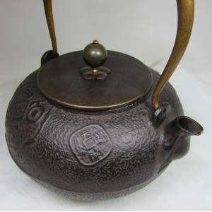 【掏寶天地】日式鑄鐵茶壼*古錢紋路鐵壺W25;鐵壼